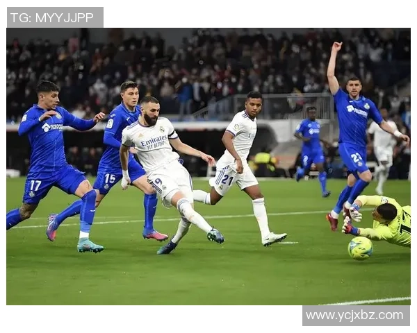 西甲激战：里昂狂胜多特蒙德五球大捷赛后分析引发热议